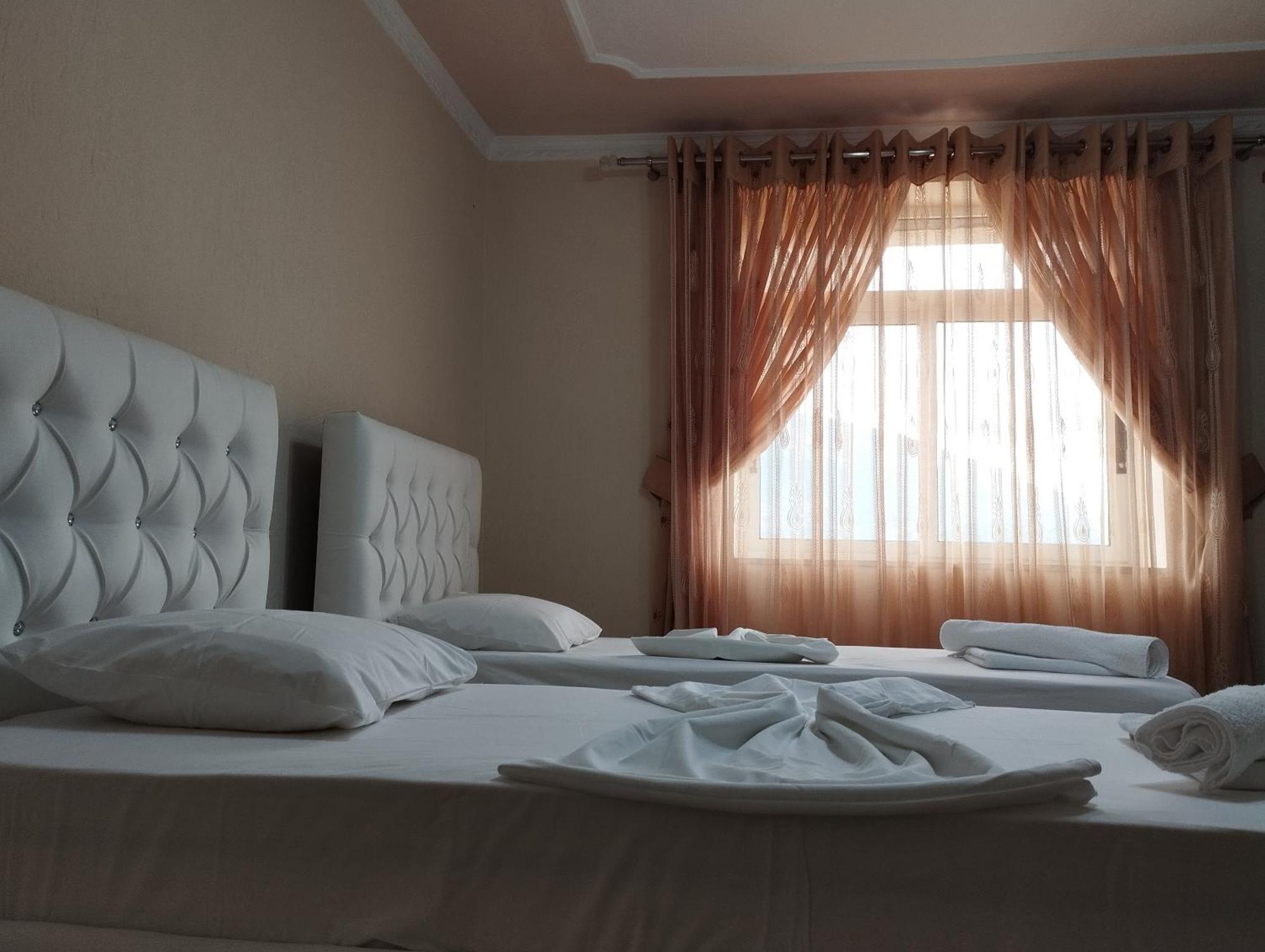Rondo Guesthouse Gjirokastra Zewnętrze zdjęcie