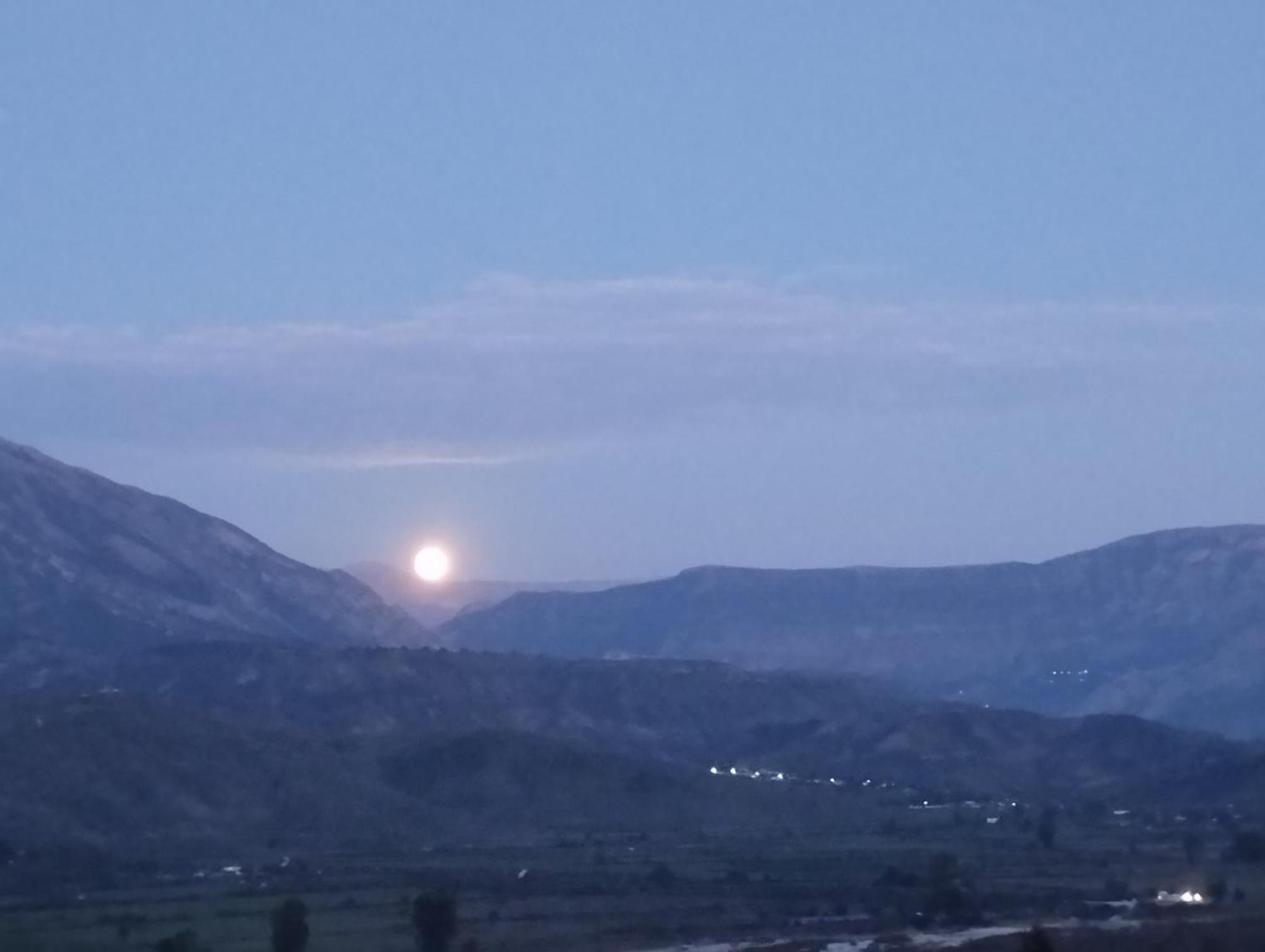 Rondo Guesthouse Gjirokastra Zewnętrze zdjęcie